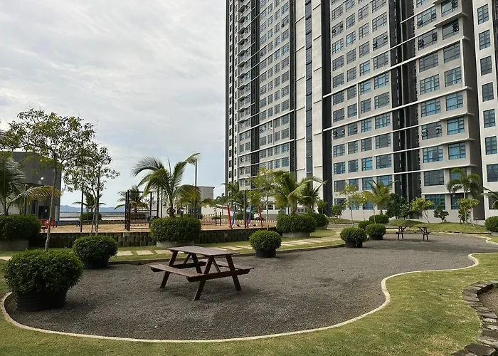 Jesselton Quay Sea & Pool View For 6 Pax