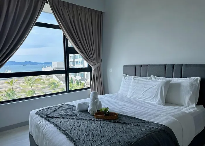 Jesselton Quay Sea & Pool View For 6 Pax