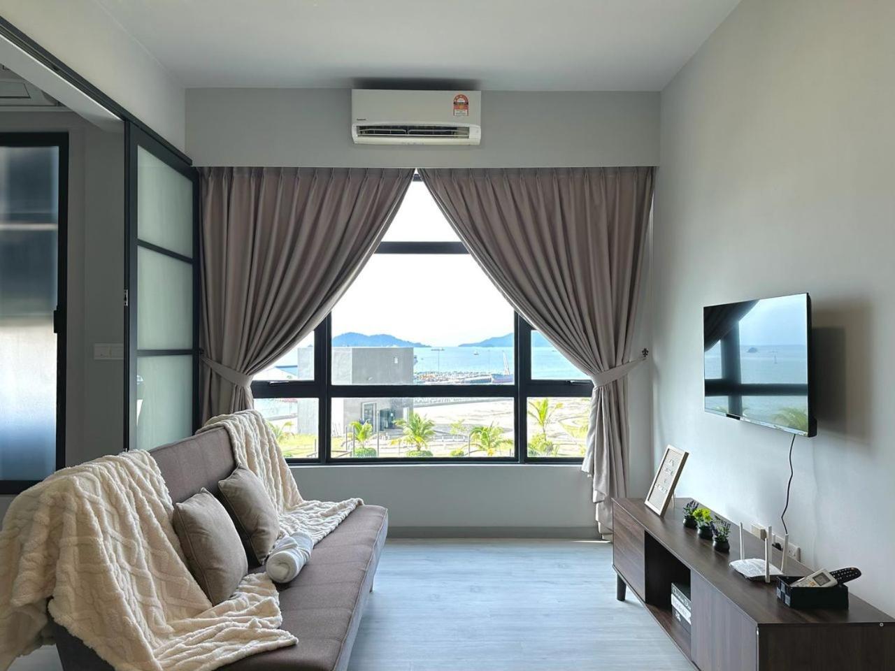 Apartment Jesselton Quay Sea & Pool View For 6 Pax *
